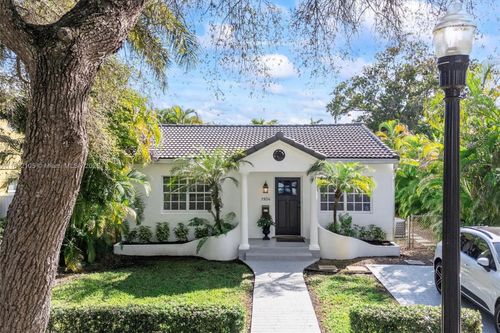 1934 Jefferson St, Hollywood, FL, 33020-5428 | Card Image