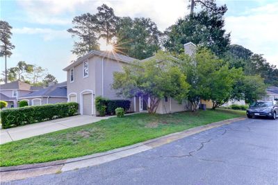 800 E Willow Point Place, Home with 3 bedrooms, 2 bathrooms and null parking in Newport News VA | Image 2