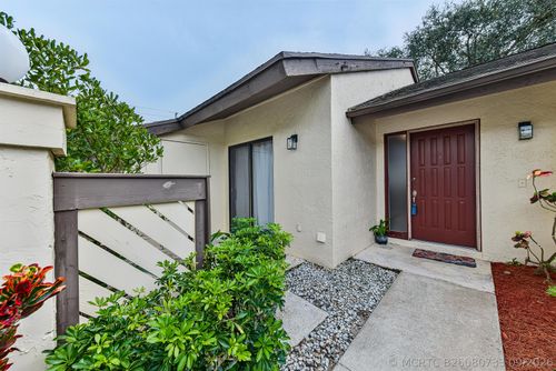 13 Bay Cedar Ct, Royal Palm Beach, FL, 33411-1655 | Card Image