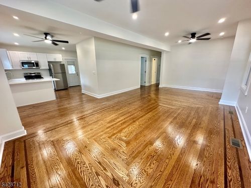 515 Hamburg Tpke, West Milford, NJ, 07480-3748 | Card Image