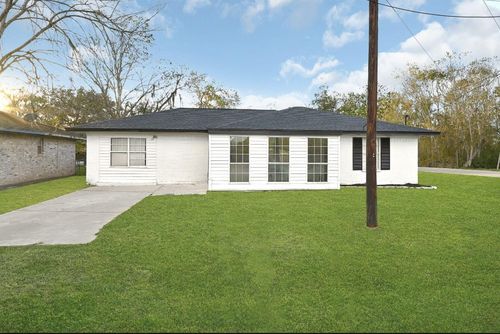 20310 County Road 510f, Brazoria, TX, 77422-6409 | Card Image