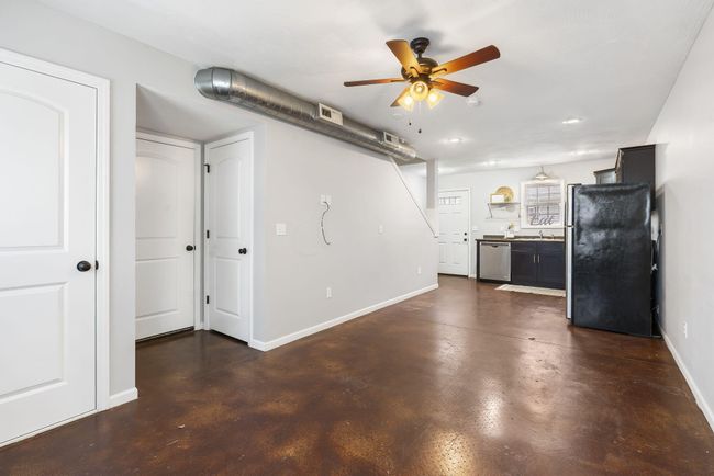 Living Area | Image 13
