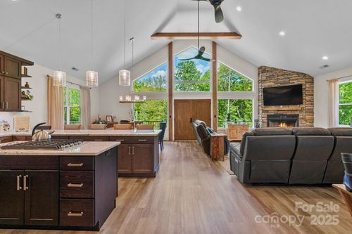 143 Burnside Trl, Hendersonville, NC, 28792-8639 | Card Image