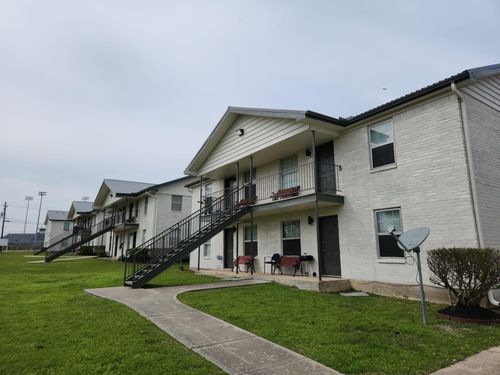 9-100 Lamar Street, Willis, TX, 77378 | Card Image