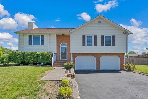 1010 Barrens Village Ln, Roanoke, VA, 24019-2349 | Card Image