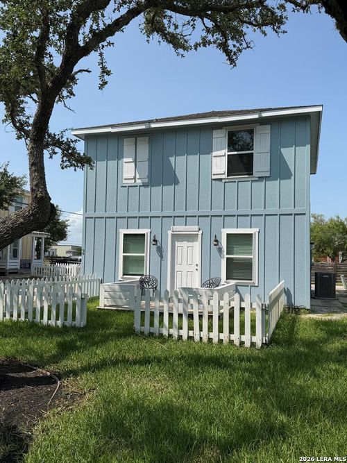 4212 Highway 35 S, Rockport, TX, 78382-7173 | Card Image