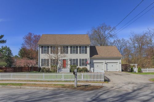 59 Cemetery St, Concord, NH, 03301-8622 | Card Image