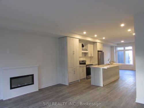 18 Mermot Lane, Richmond Hill, ON, L4B0J5 | Card Image