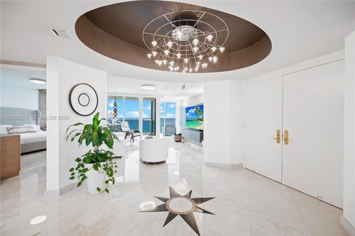2207-19111 Collins Ave, Sunny Isles Beach, FL, 33160-2383 | Card Image
