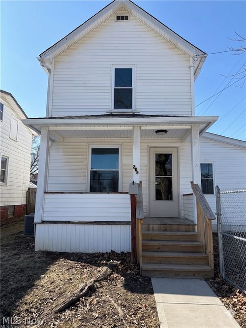 208 S 15th St, Sebring, OH, 44672-2004 | Card Image