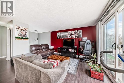 7205 4 St Ne, Calgary, AB, T2K5S3 | Card Image