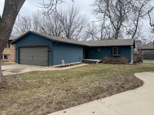 445 Rose Ln Ne, Hutchinson, MN, 55350-1735 | Card Image