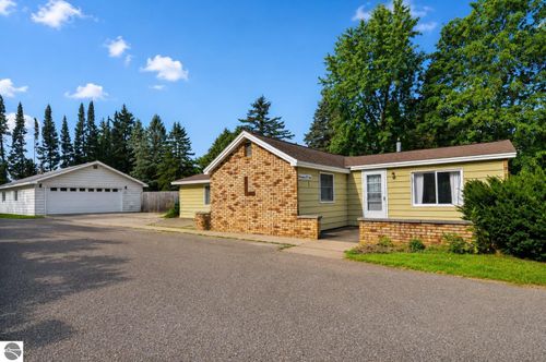 1709 W Division Street, Cadillac, MI, 49601 | Card Image