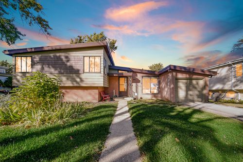 714 W Pleasant St, Villa Park, IL, 60181-1907 | Card Image