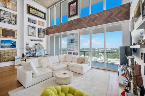 ph202-3470 E Coast Ave, MIAMI, FL, 33137-3986 | Card Image