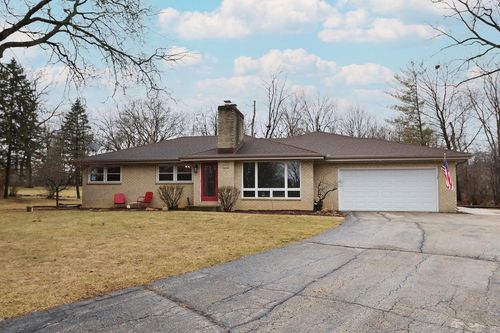 4565 Meadow Vw E, Brookfield, WI, 53005-1327 | Card Image