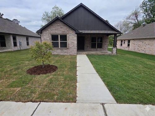 804 N 3rd St, Paragould, AR, 72450-2911 | Card Image