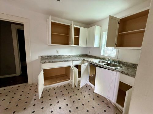 3053 Noble St, Houston, TX, 77026-7050 | Card Image