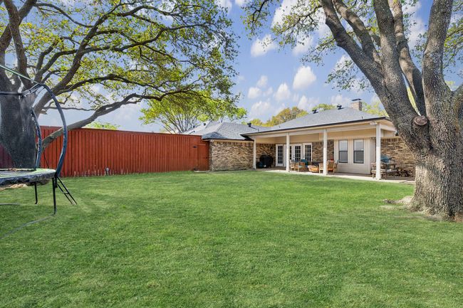 10216 Shadow Way, House other with 4 bedrooms, 3 bathrooms and null parking in Dallas TX | Image 32