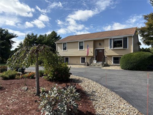 147 Olney St, Seekonk, MA, 02771-5742 | Card Image