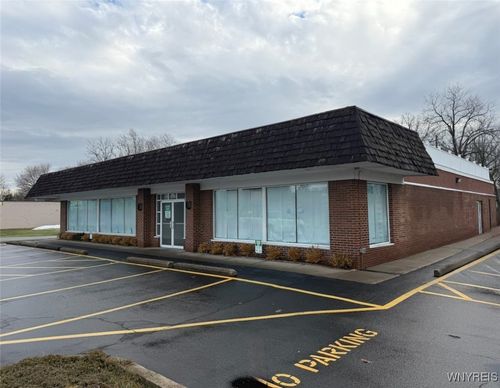 8565 Main St, Williamsville, NY, 14221-7454 | Card Image