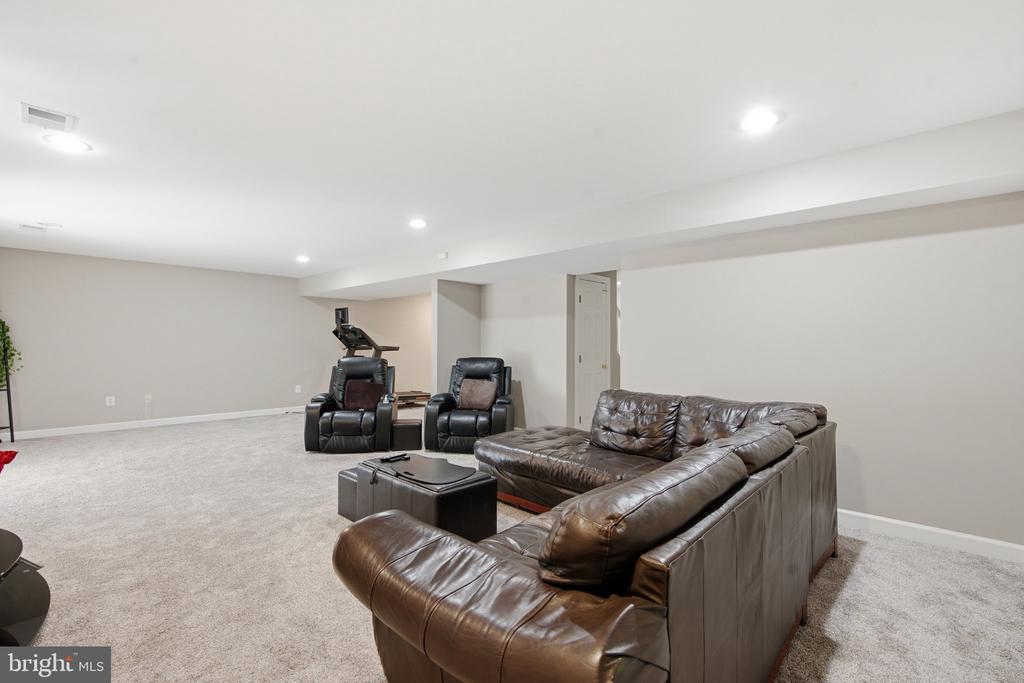 Residential in DAVIDSONVILLE 4