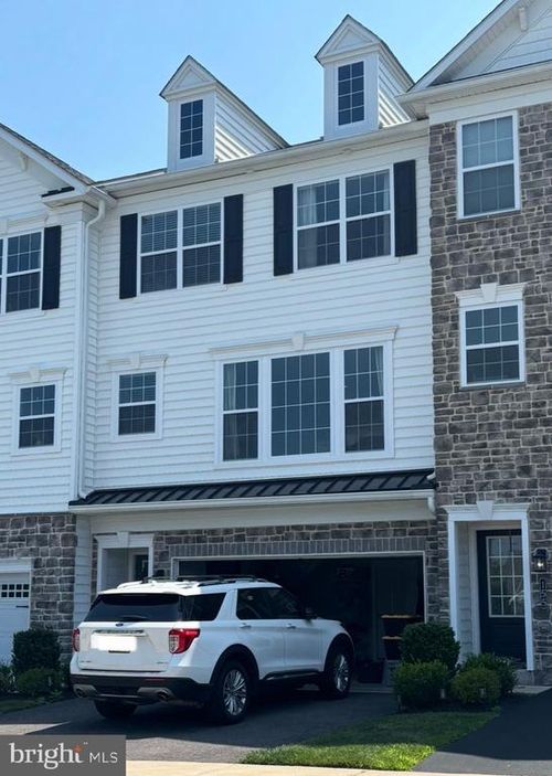 154 Woodwinds Dr, COLLEGEVILLE, PA, 19426-1334 | Card Image