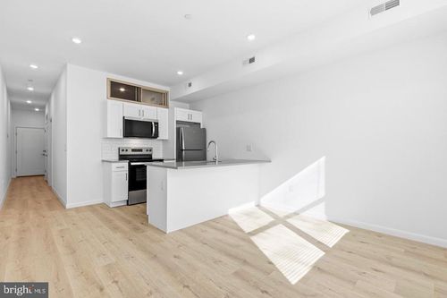204-7246 Rising Sun Ave, PHILADELPHIA, PA, 19111-3948 | Card Image
