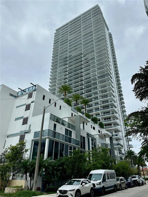 2302-600 Ne 27th St, Miami, FL, 33137-5097 | Card Image