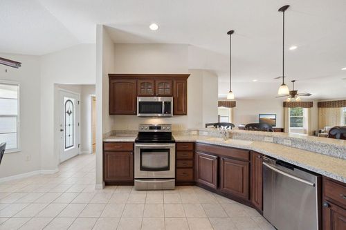 9100 Se 170th Fontaine St, The Villages, FL, 32162-1889 | Card Image