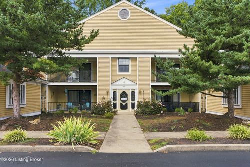 6-818 Washburn Ave, Louisville, KY, 40222-8703 | Card Image