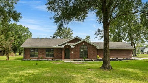 10 Autumn Oaks Dr, Baytown, TX, 77521-8136 | Card Image