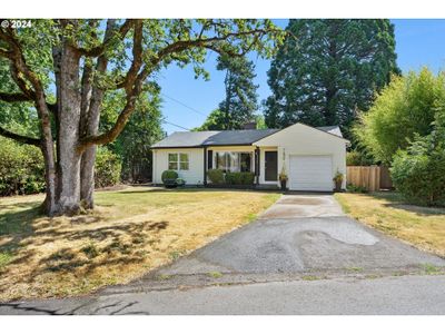 3220 Sw 121 St Ave, House other with 2 bedrooms, 1 bathrooms and 1 parking in Beaverton OR | Image 3