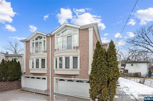 135 Grove St, Tenafly, NJ, 07670-1720 | Card Image