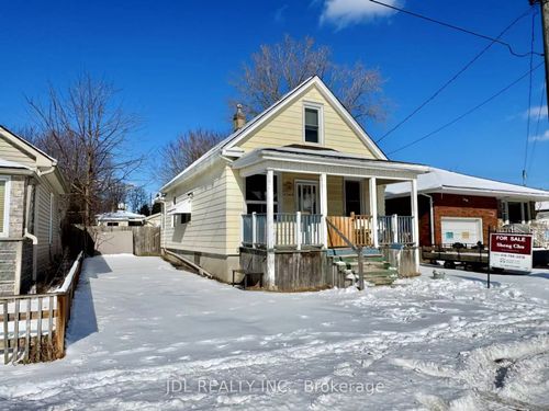6269 Ash St, Niagara Falls, ON, L2G2H4 | Card Image