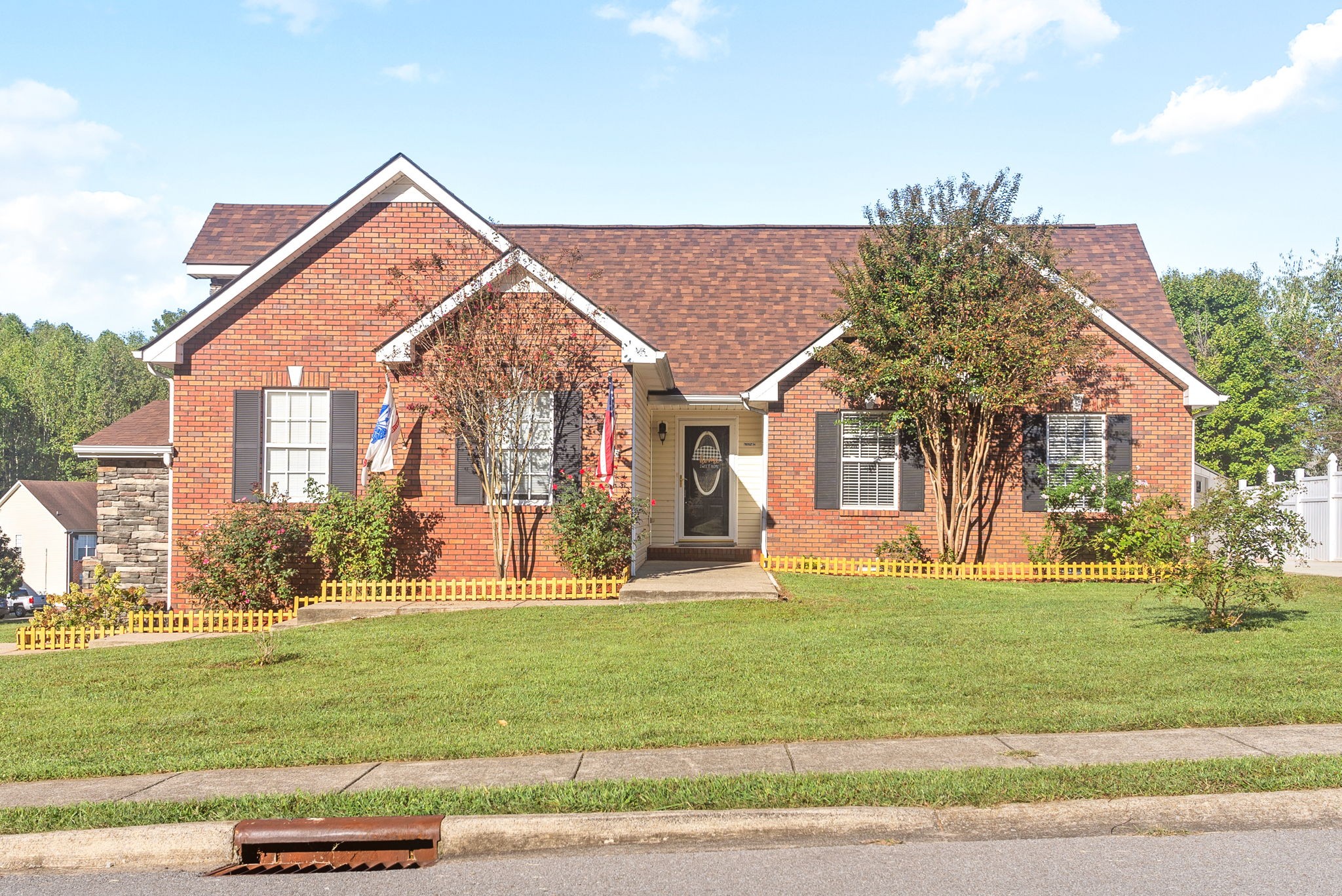 1544 Cedar Springs Cir, For Sale in Clarksville Zoocasa