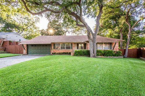 6737 Lakefair Cir, Dallas, TX, 75214-2737 | Card Image