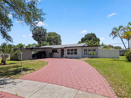 421 S 56th Ter, Hollywood, FL, 33023-1414 | Card Image