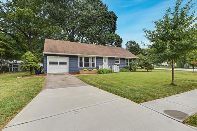 7221 Newton Drive, House other with 3 bedrooms, 1 bathrooms and null parking in Overland Park KS | Image 2