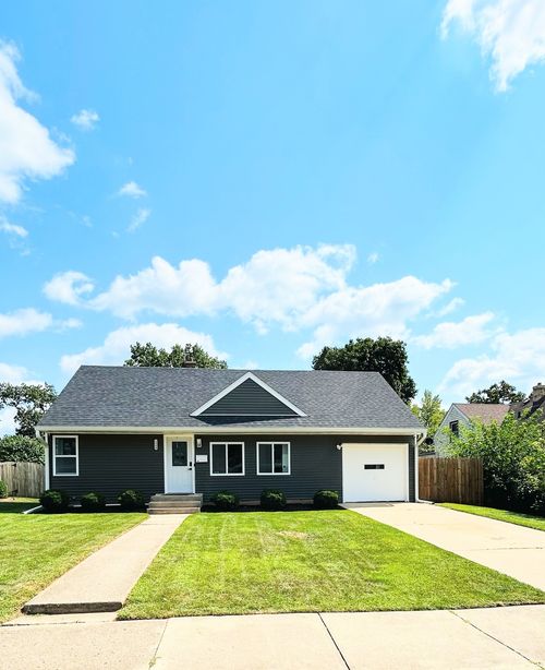 1328 Leaman Pl, Rockford, IL, 61108-6148 | Card Image