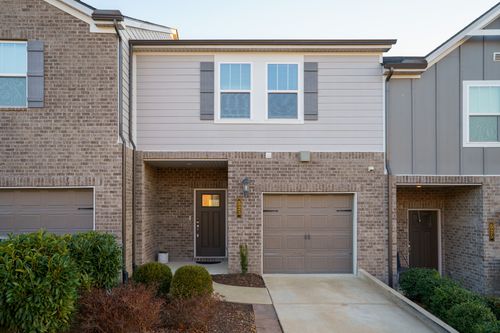 523 Stovall Ln, Columbia, TN, 38401-1685 | Card Image