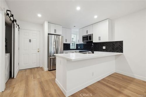 apt-209-17000 Burbank Blvd, Encino, CA, 91316-1866 | Card Image