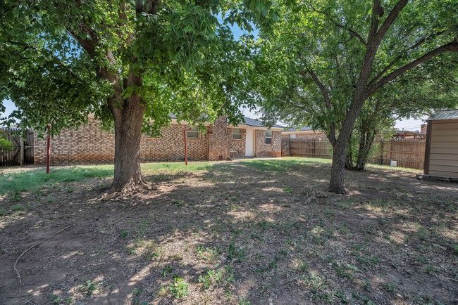 3501 44 Th St, House other with 3 bedrooms, 2 bathrooms and 2 parking in Snyder TX | Image 25