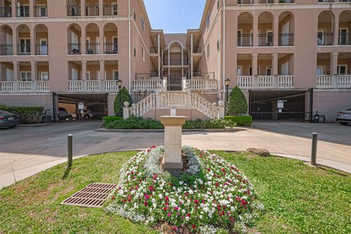 apt-303-58 Briar Hollow Ln, Houston, TX, 77027-9348 | Card Image