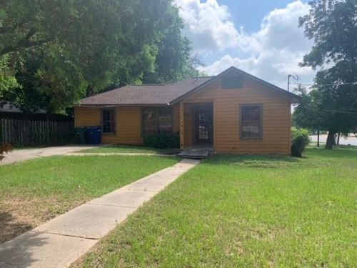 1021 Oak Dr, Huntsville, TX, 77320-3738 | Card Image