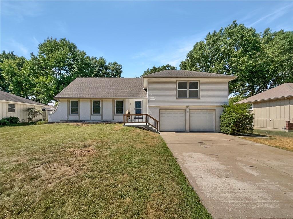 13th St, Blue Springs, MO 64015