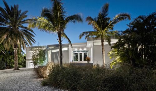 1235 Center Pl, SARASOTA, FL, 34236-1105 | Card Image