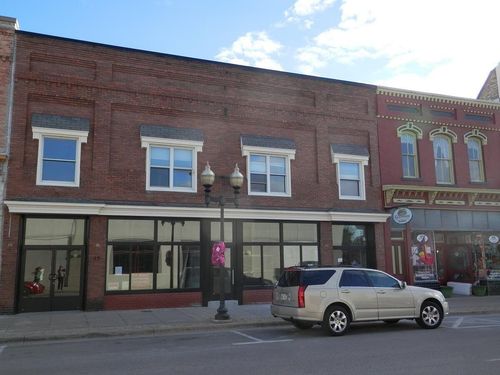 415 River St, Manistee, MI, 49660-1522 | Card Image