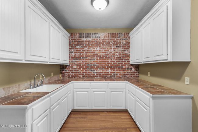 82-web-or-mls-211 Lake Terrace-47 | Image 46