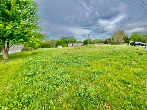 3955 Squire Lakes Dr, North Vernon, IN, 47265-8609 | Card Image